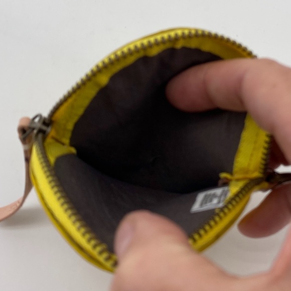 NEW FREE PEOPLE LEATHER ZIP POUCH MUSTARD REPTILE - Picture 5 of 6